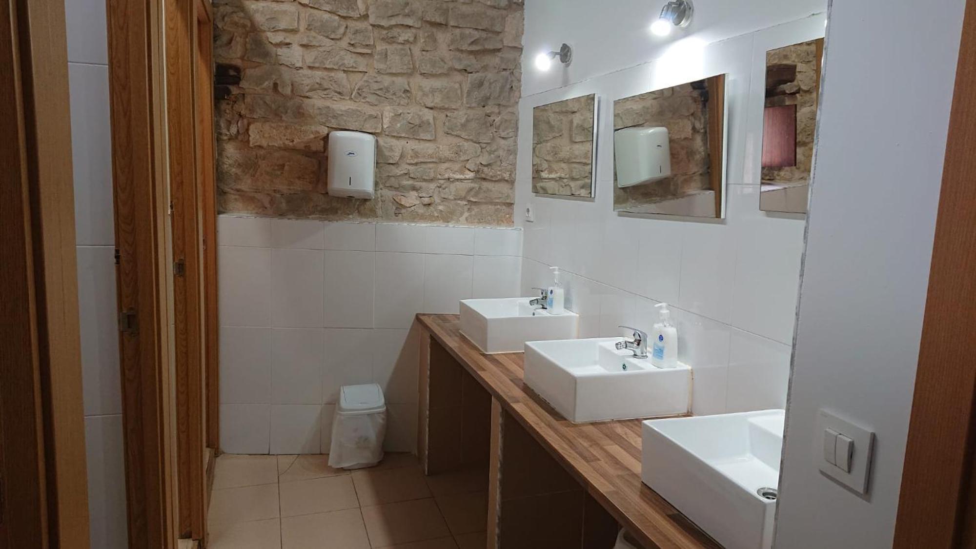 Albergue Sansol - El Oasis Del Camino Frances - Exclusivo Para Peregrinos 外观 照片